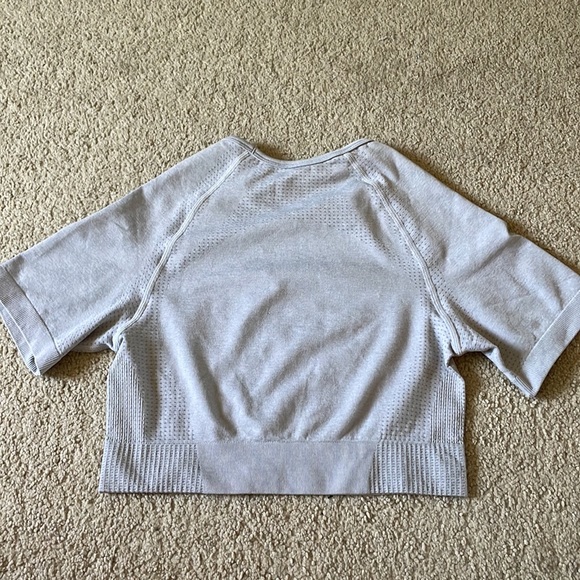 cropped workout top - Picture 2 of 2